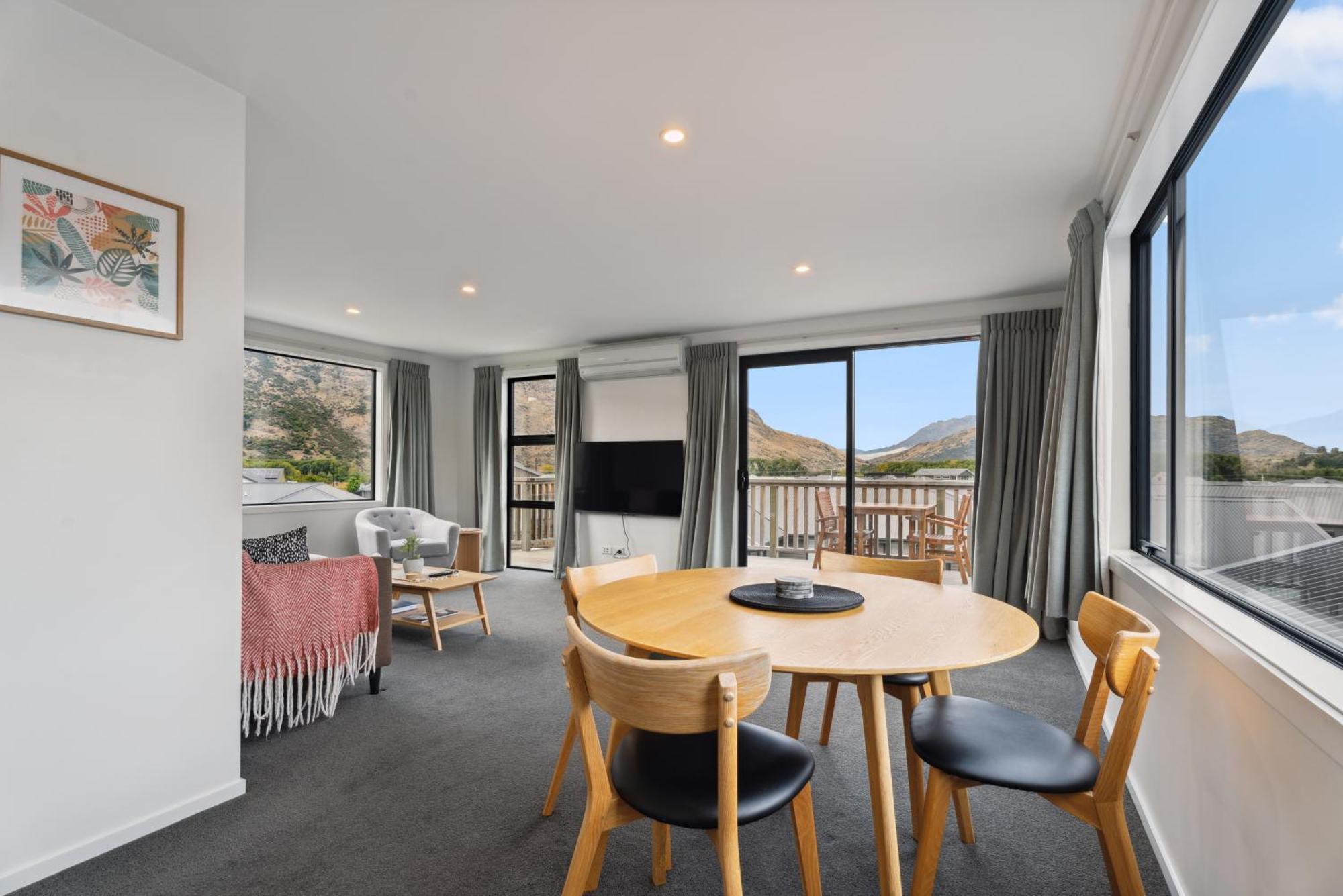 Modern Apartment With Coronet & Remarkables Views ควีนส์ทาวน์ ภายนอก รูปภาพ