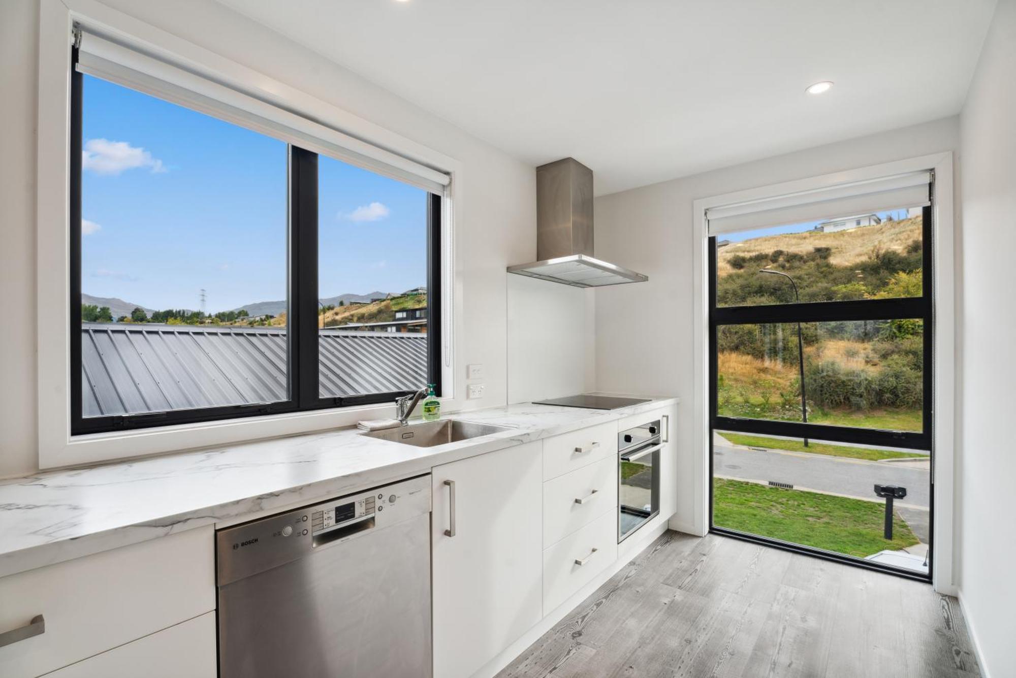 Modern Apartment With Coronet & Remarkables Views ควีนส์ทาวน์ ภายนอก รูปภาพ