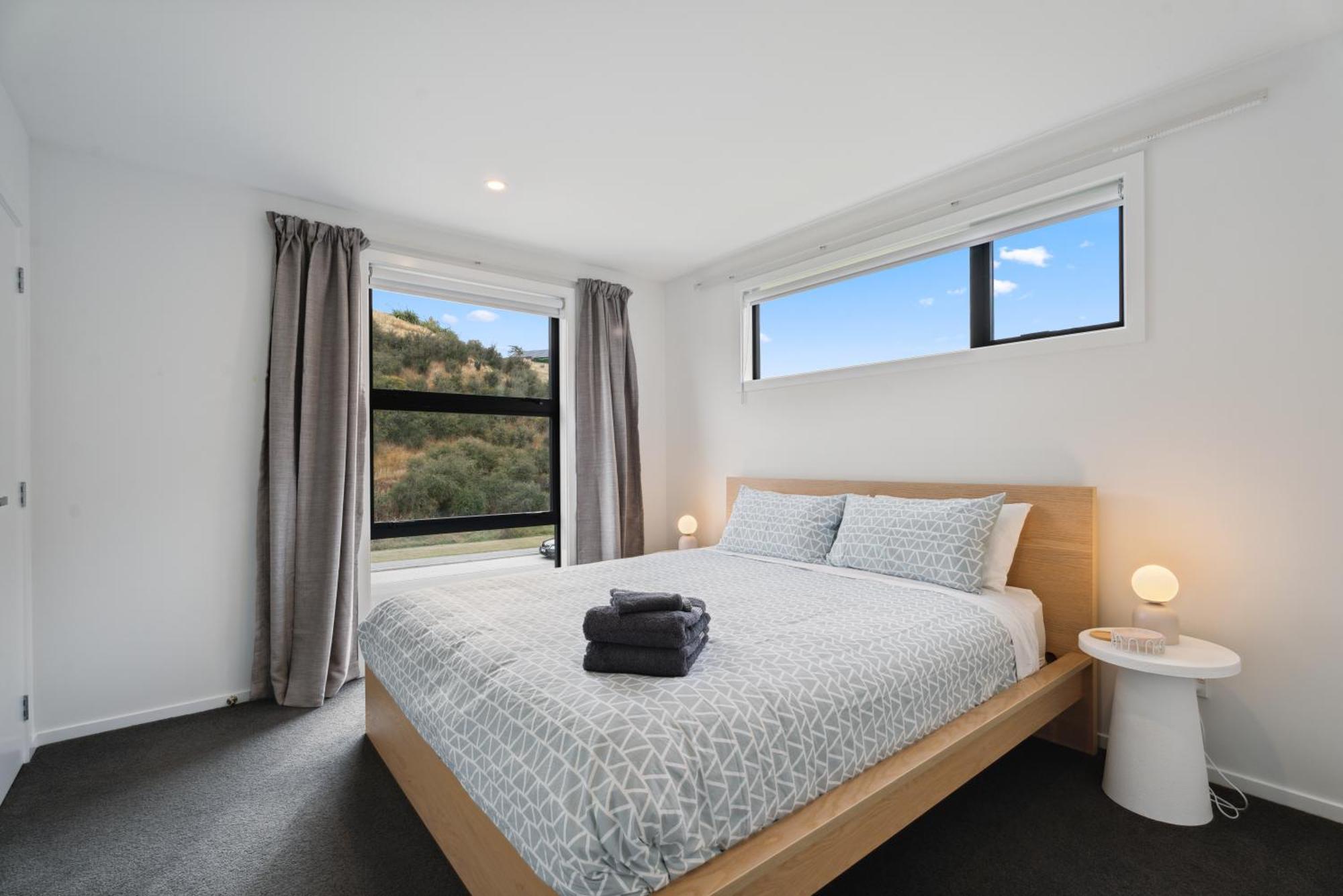 Modern Apartment With Coronet & Remarkables Views ควีนส์ทาวน์ ภายนอก รูปภาพ