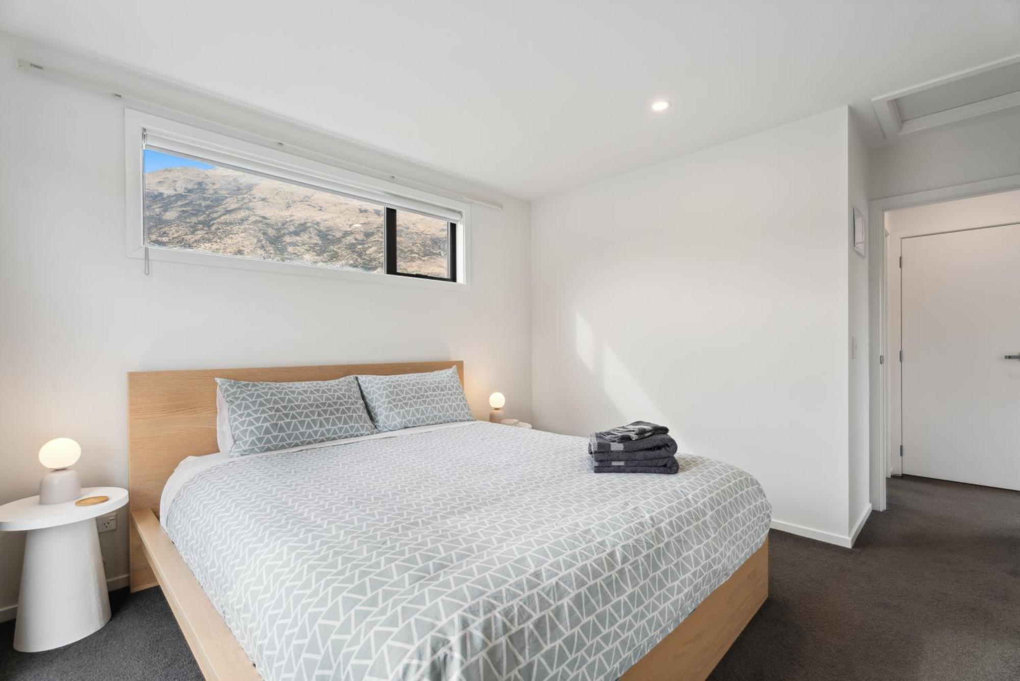 Modern Apartment With Coronet & Remarkables Views ควีนส์ทาวน์ ภายนอก รูปภาพ
