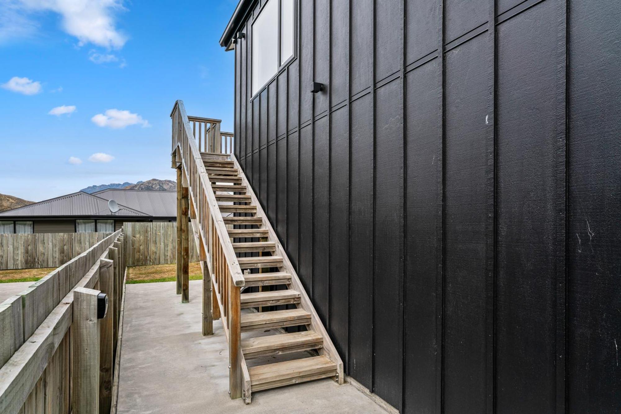 Modern Apartment With Coronet & Remarkables Views ควีนส์ทาวน์ ภายนอก รูปภาพ